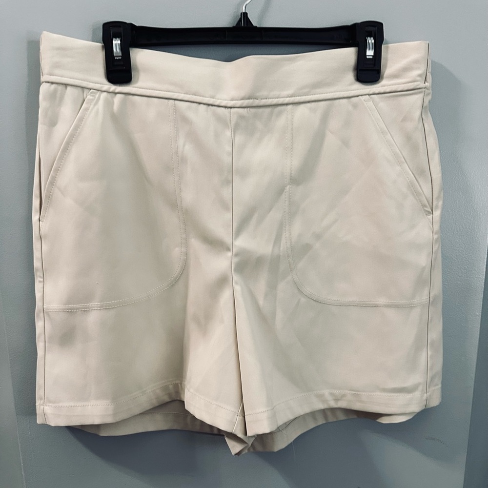 NWT Max Studio pull on khaki size XL
